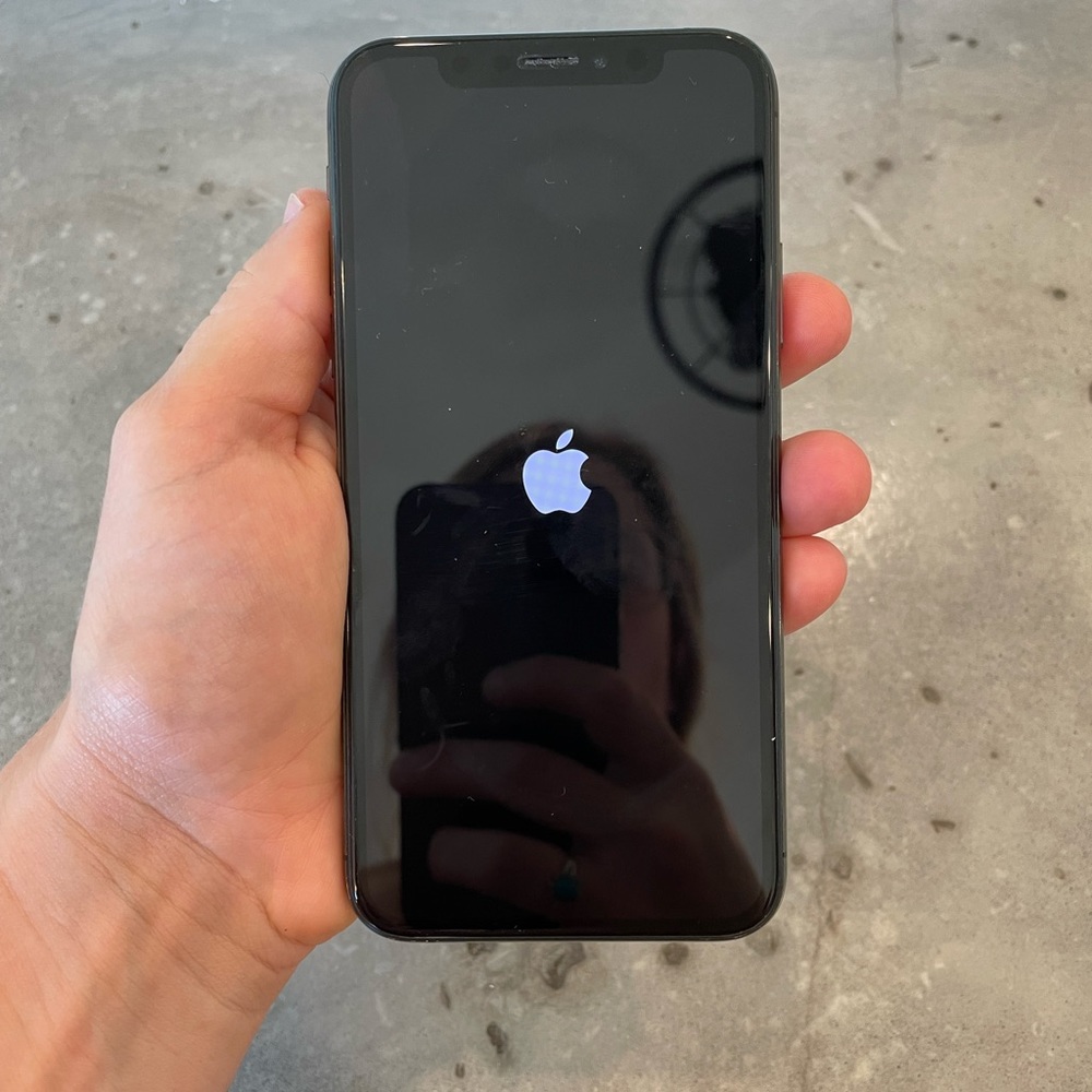 iPhone Xs gently used